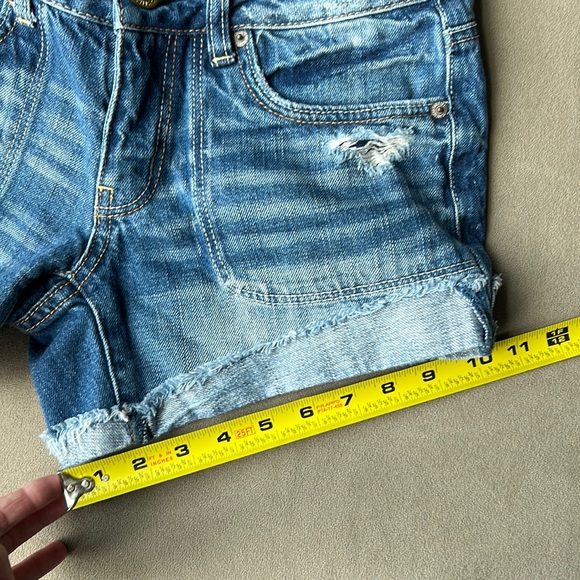 American Eagle distressed jean shorts size 6 B21 - Picture 9 of 10